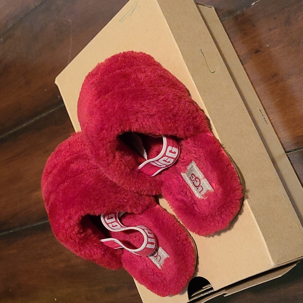 UGG fur slides